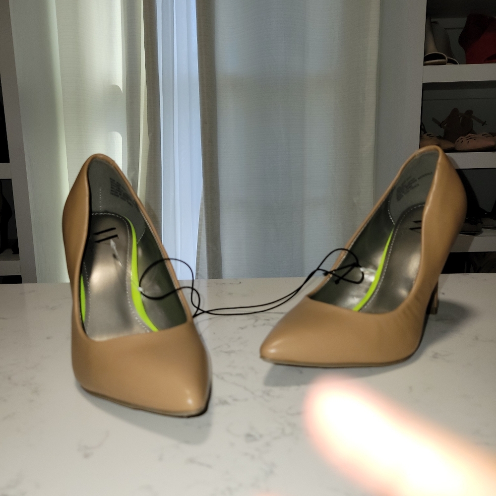 New with tags beige matte faux leather Heels